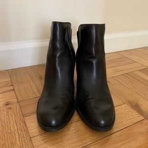 New w/o 📦 beautiful Ankle Booties US 6.5